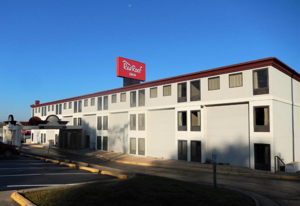 Red Roof Inn Harrisonburg - University Area Main image 1